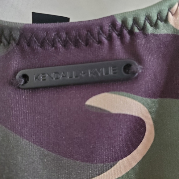 Kendall and Kyli bathing suit. - Picture 5 of 11